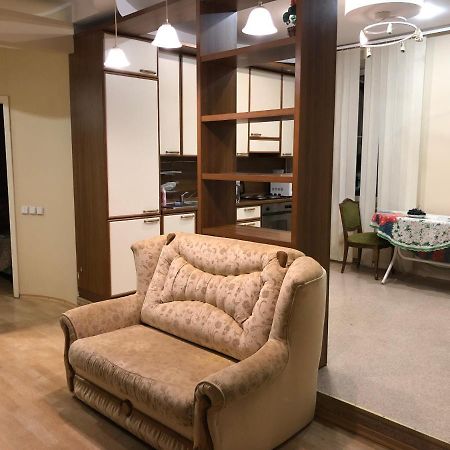 Lux In The Center With Jacuzzi Most City Area Dnipro Exterior foto
