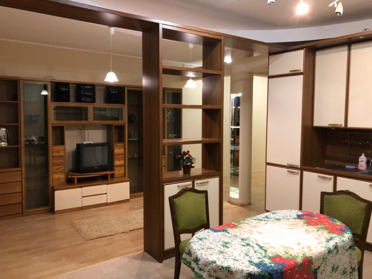 Lux In The Center With Jacuzzi Most City Area Dnipro Exterior foto